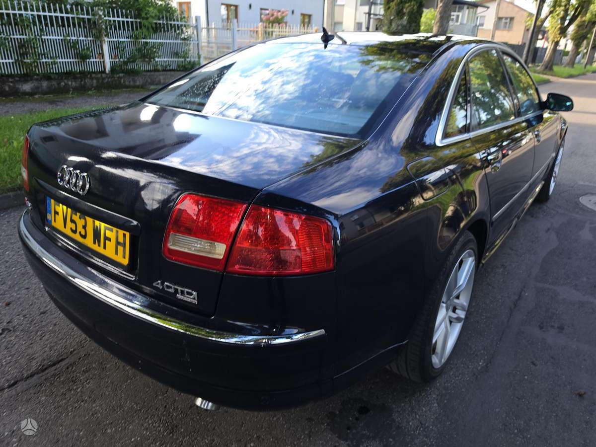 Audi A8, 3.9 l., saloon / sedan