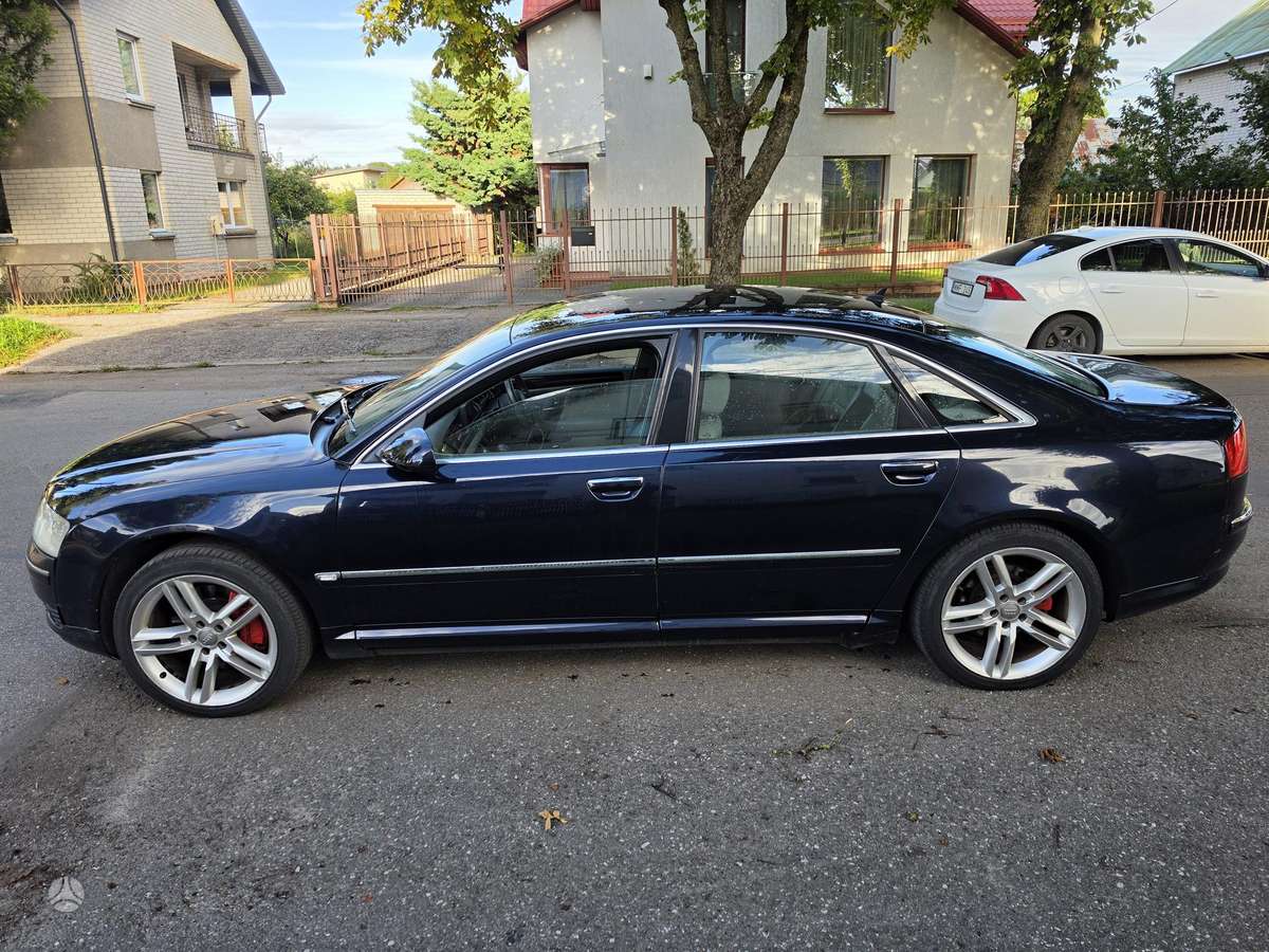 Audi A8, 3.9 l., saloon / sedan