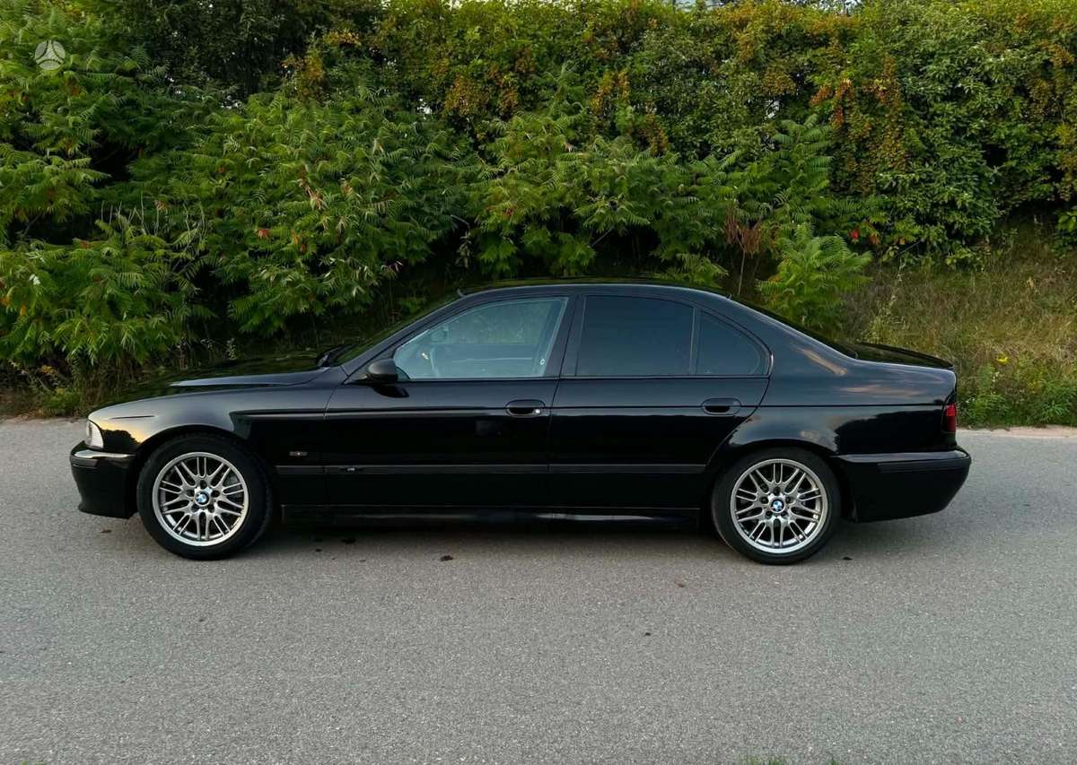 BMW 523, 2.5 l., Седан