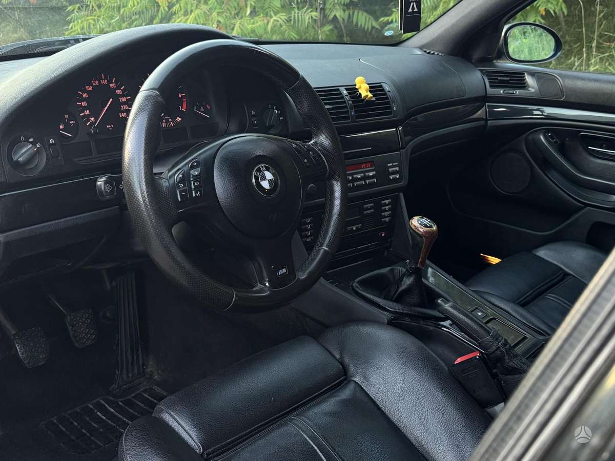BMW 523, 2.5 l., Седан