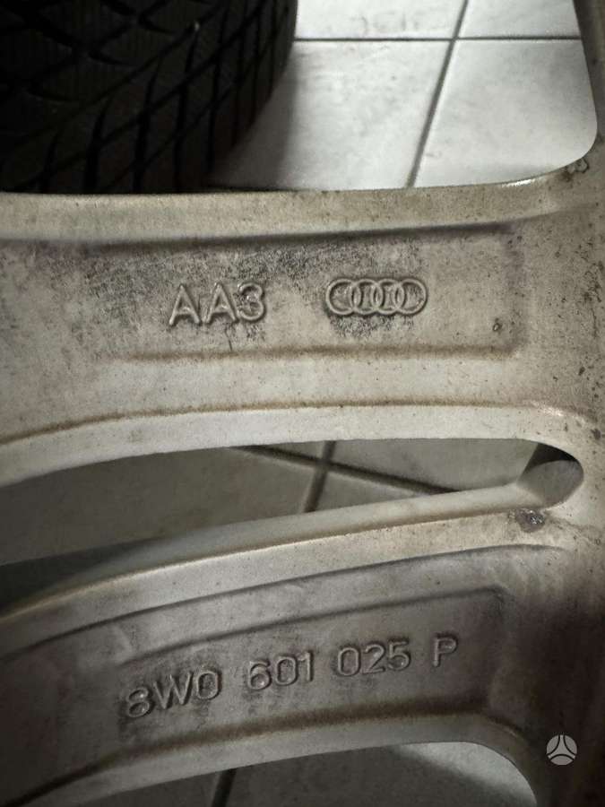 Audi 8W0601025P (Nr. 33), light alloy, R17