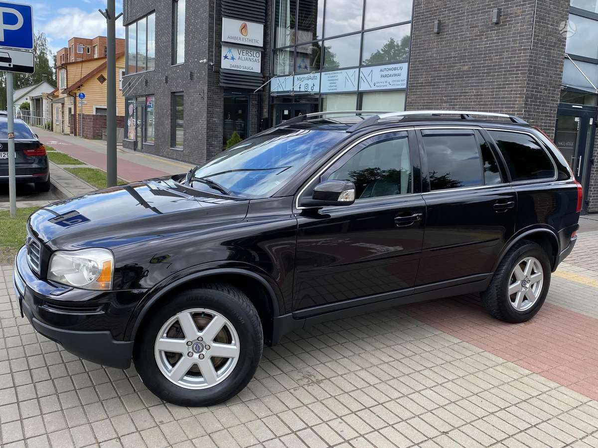 Volvo XC90, 2.4 l., off-road / crossover