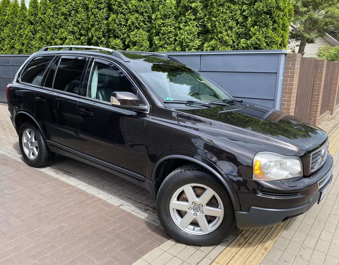 Volvo XC90, 2.4 l., off-road / crossover