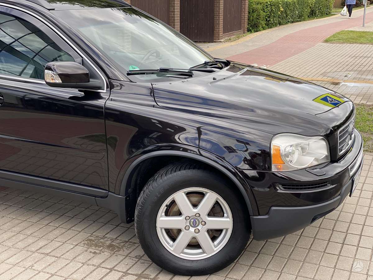 Volvo XC90, 2.4 l., off-road / crossover