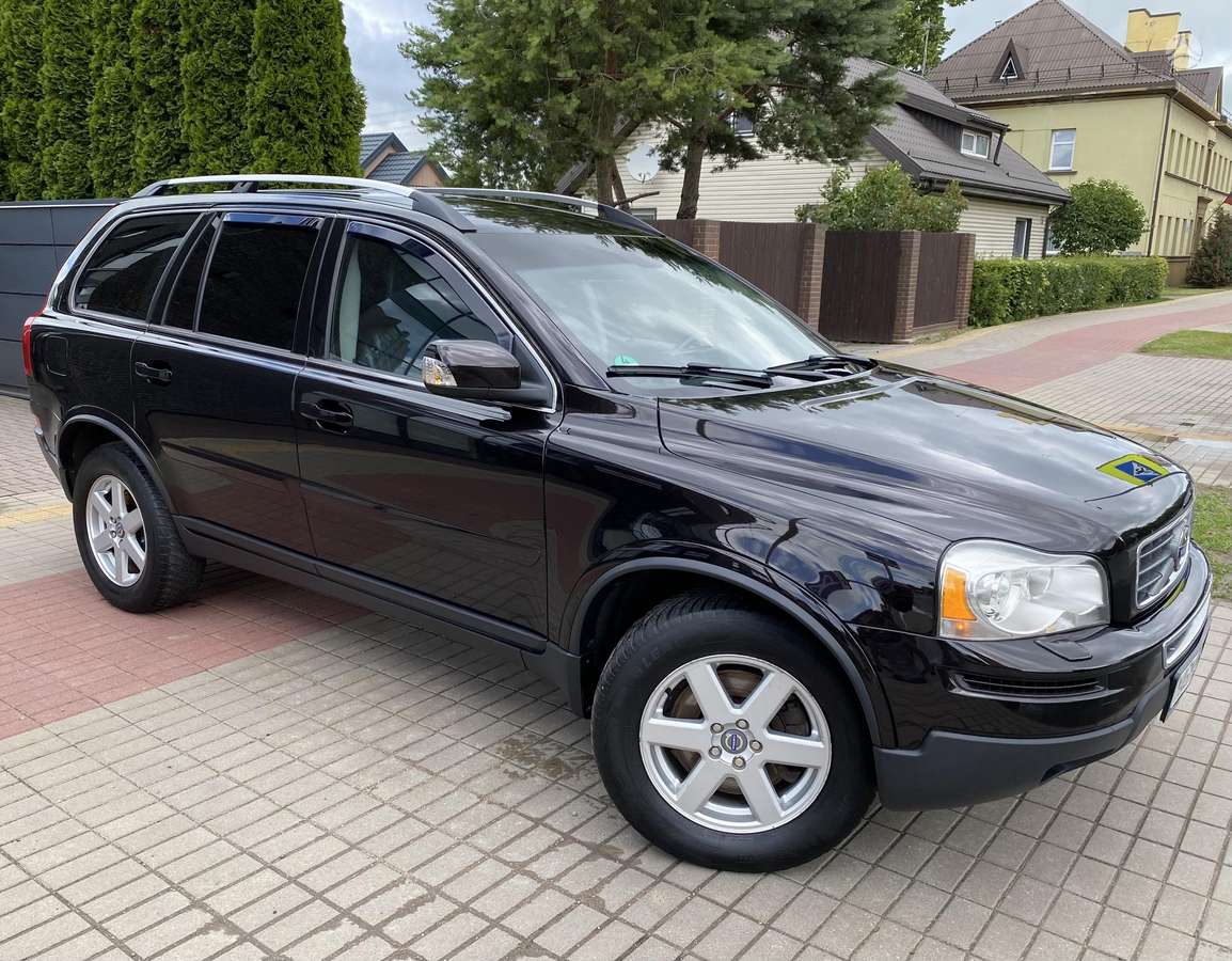 Volvo XC90, 2.4 l., off-road / crossover
