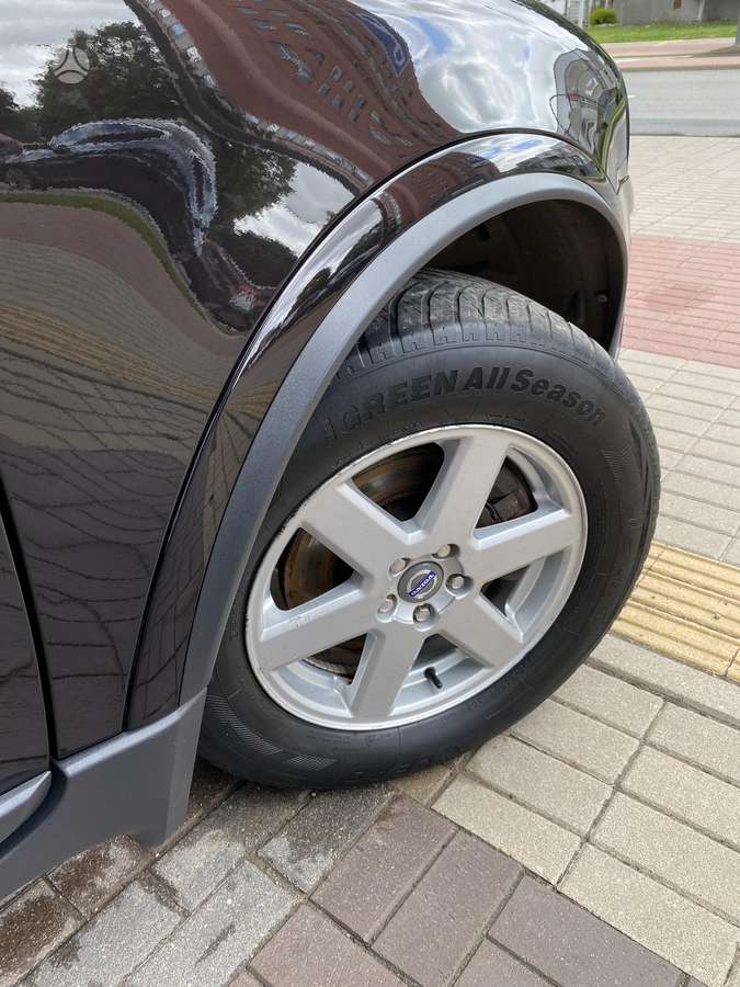 Volvo XC90, 2.4 l., off-road / crossover