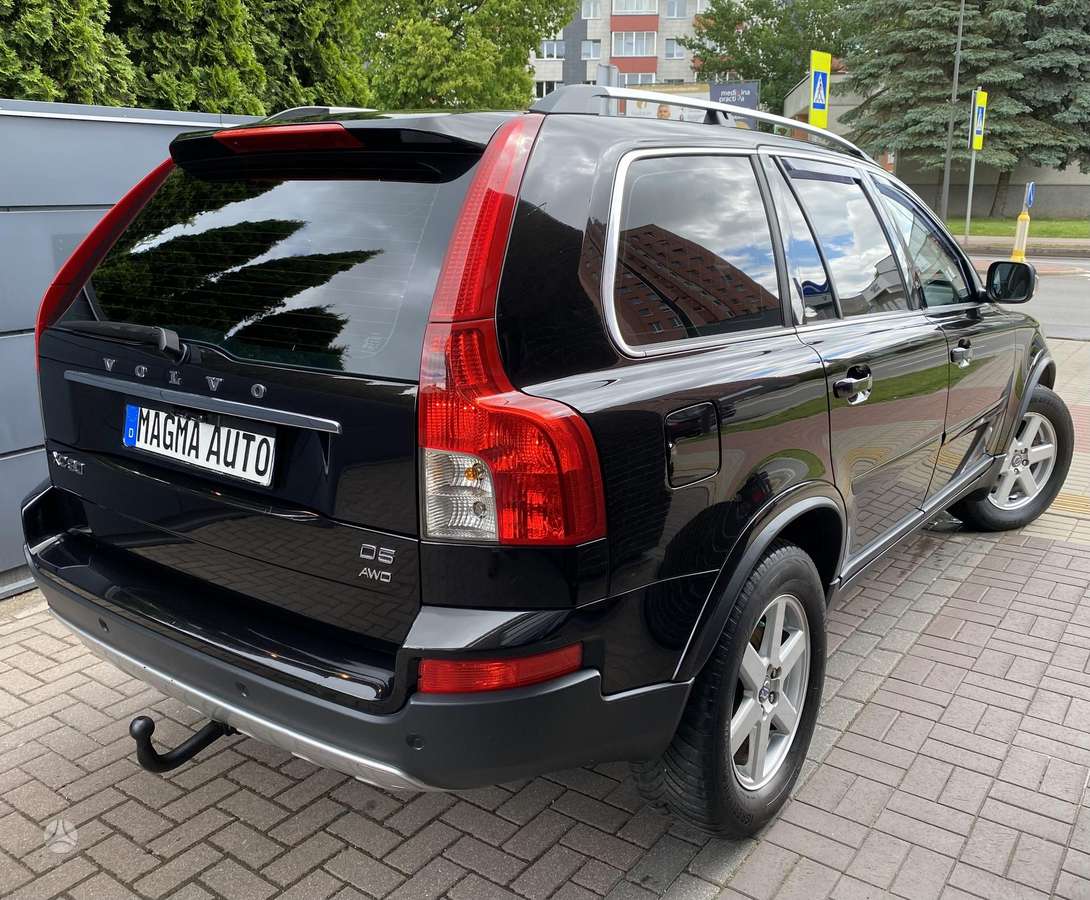 Volvo XC90, 2.4 l., off-road / crossover