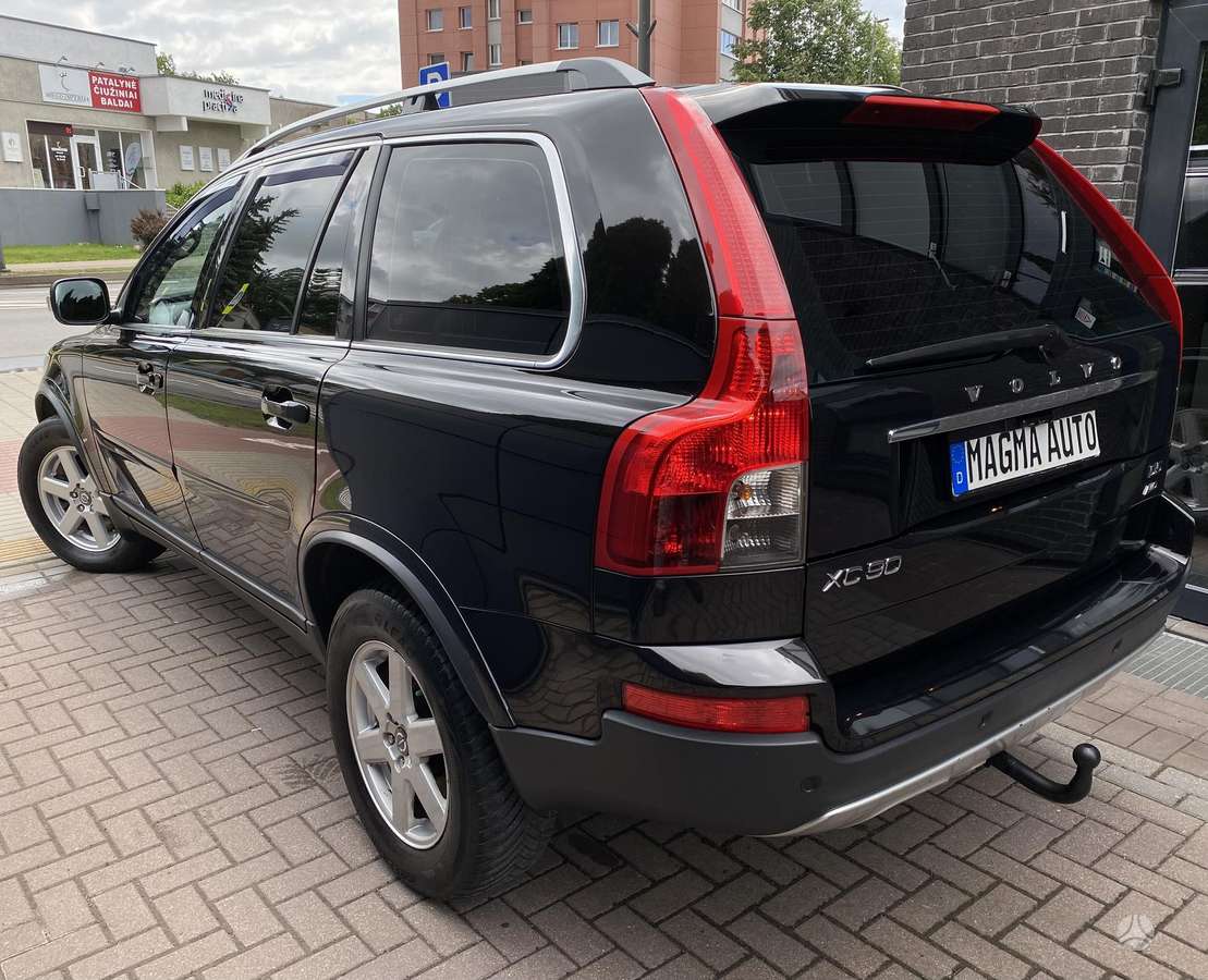 Volvo XC90, 2.4 l., off-road / crossover