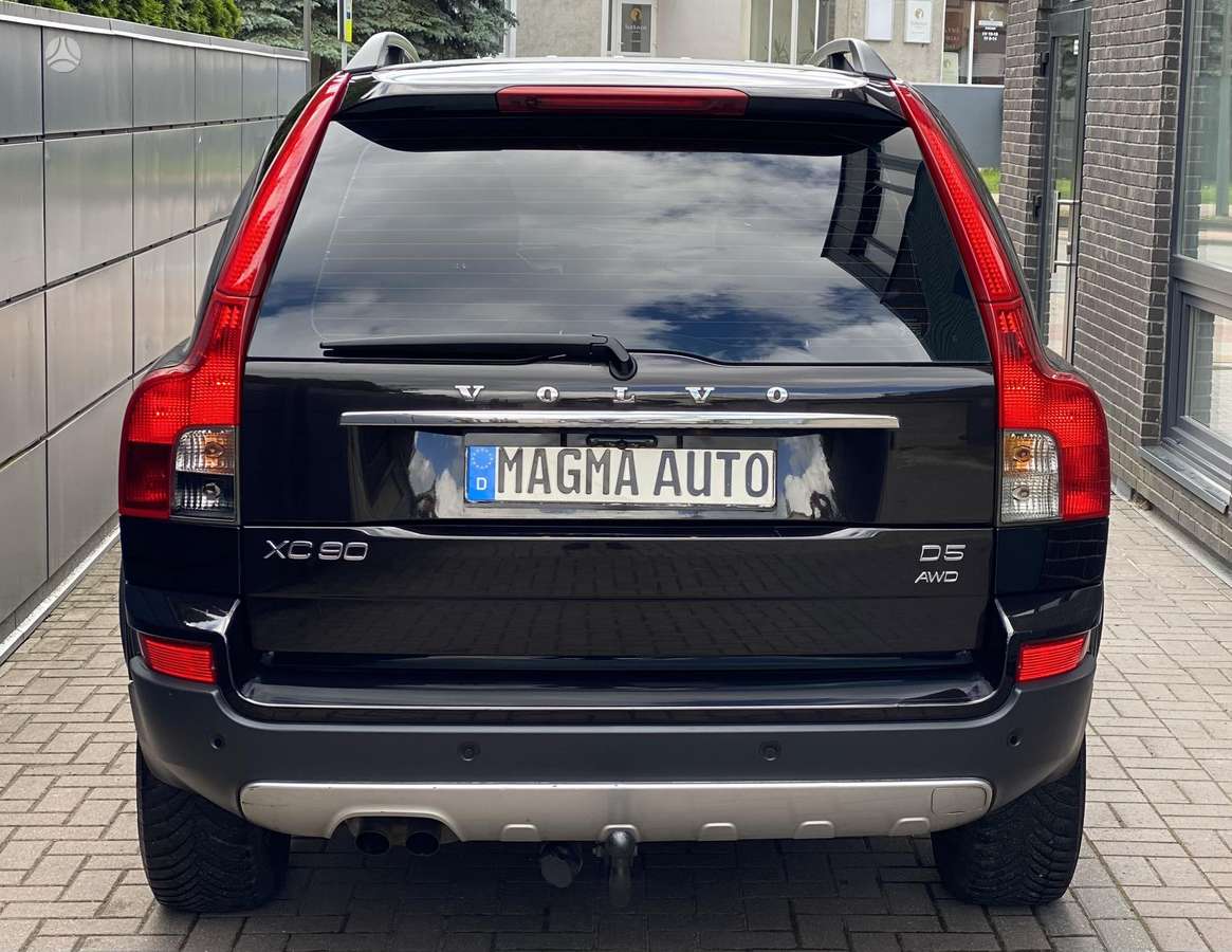 Volvo XC90, 2.4 l., off-road / crossover