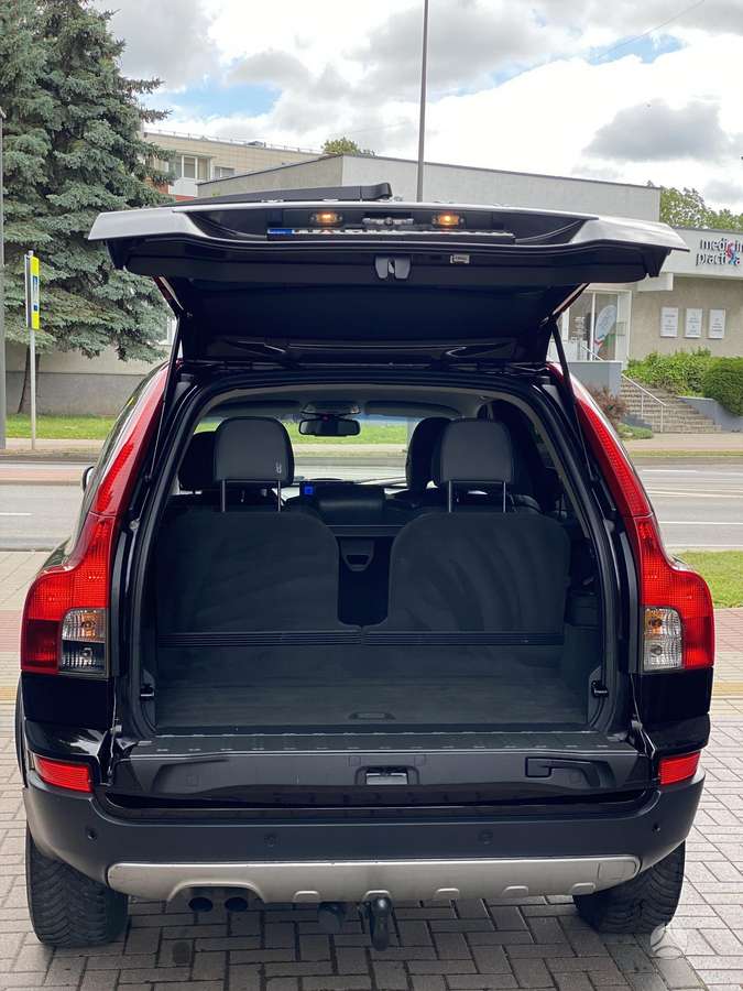 Volvo XC90, 2.4 l., off-road / crossover