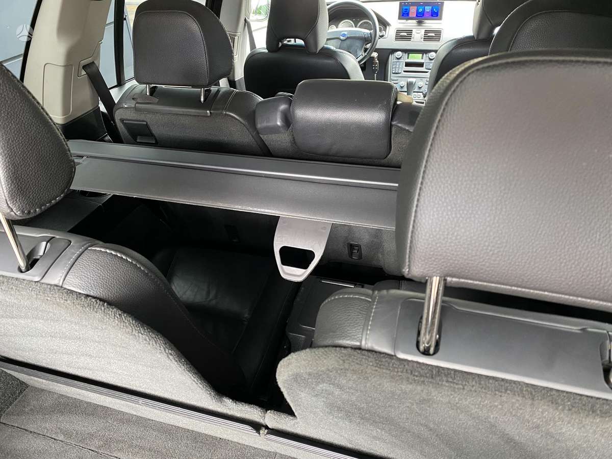 Volvo XC90, 2.4 l., off-road / crossover