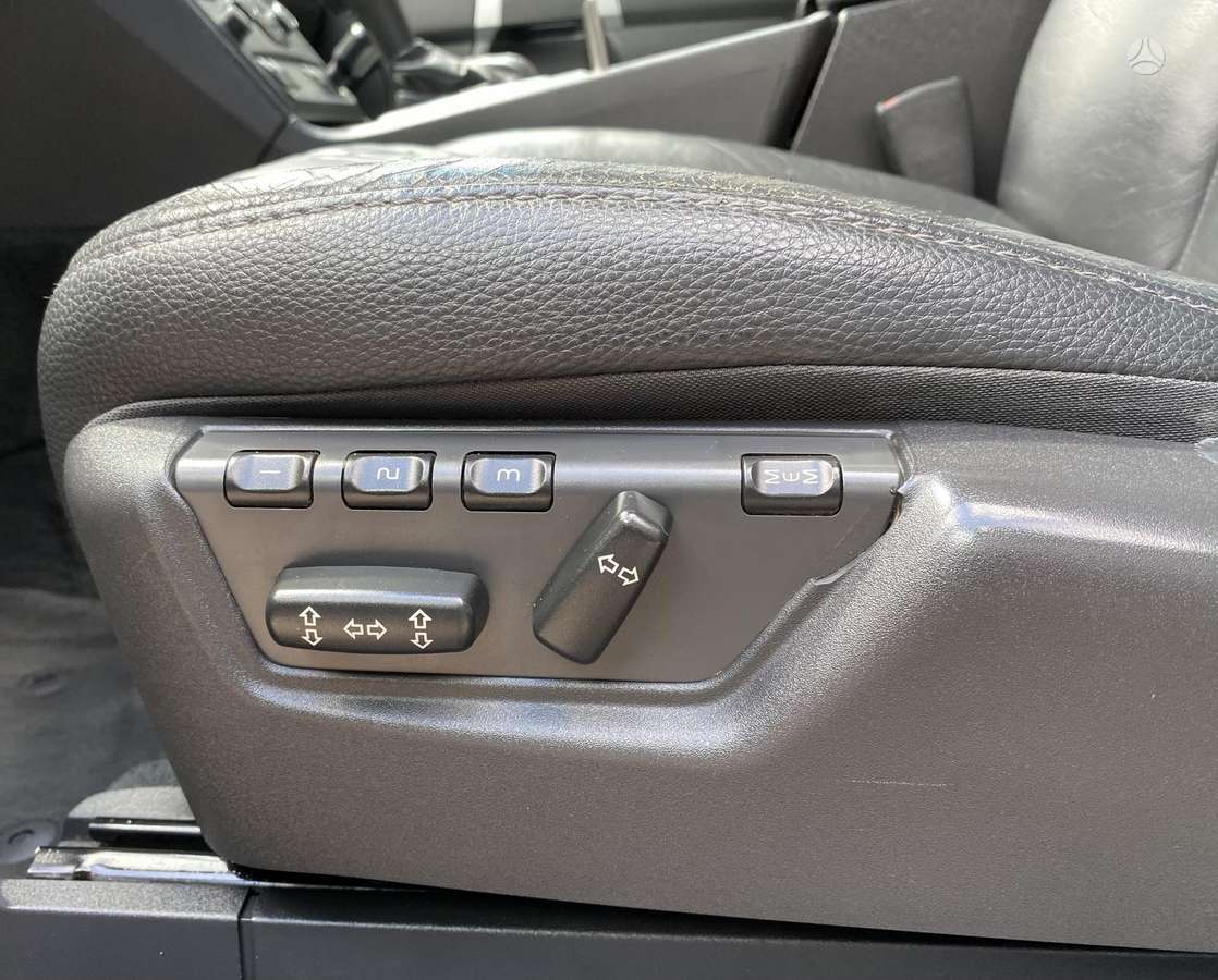 Volvo XC90, 2.4 l., off-road / crossover