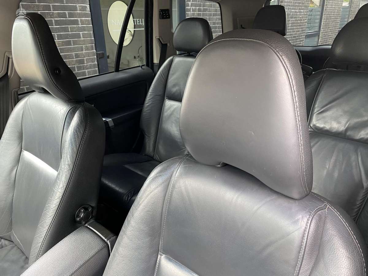Volvo XC90, 2.4 l., off-road / crossover