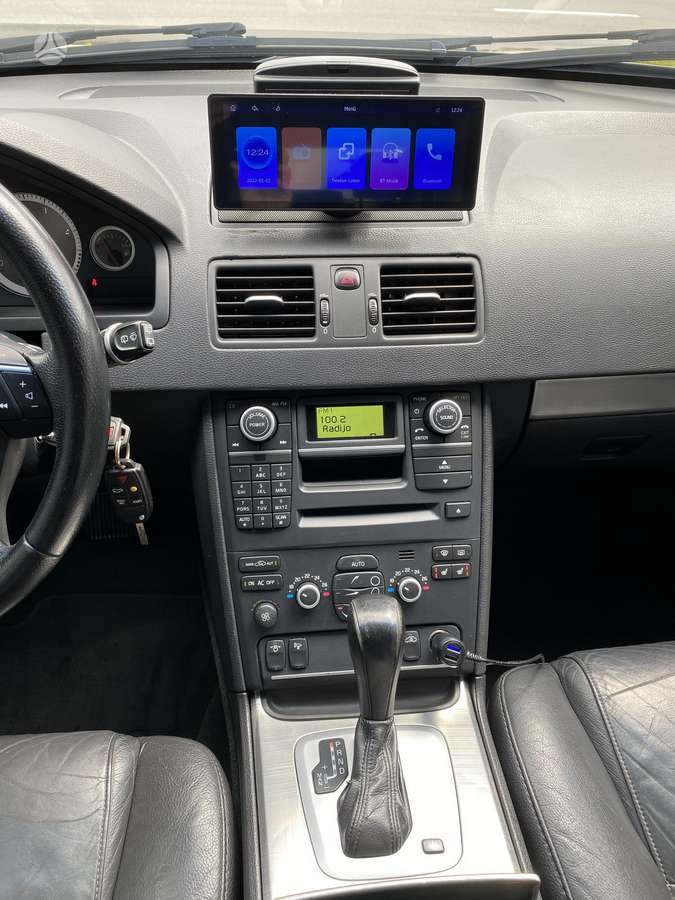 Volvo XC90, 2.4 l., off-road / crossover