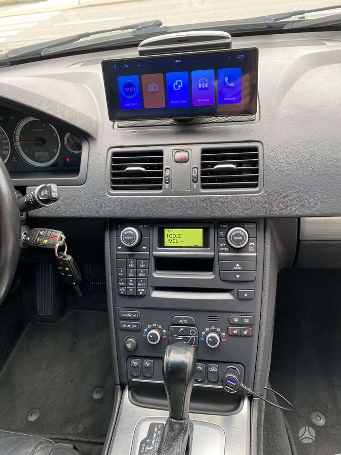 Volvo XC90, 2.4 l., off-road / crossover