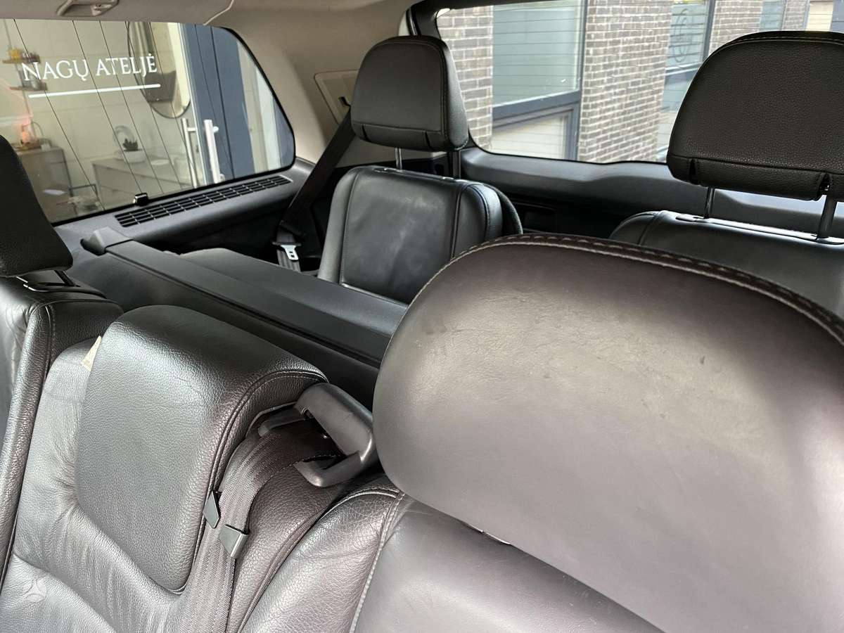 Volvo XC90, 2.4 l., off-road / crossover