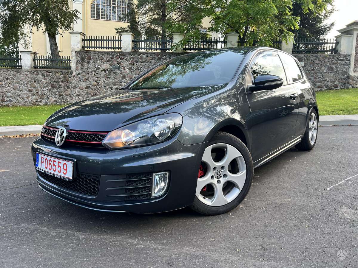 Volkswagen Golf - 2