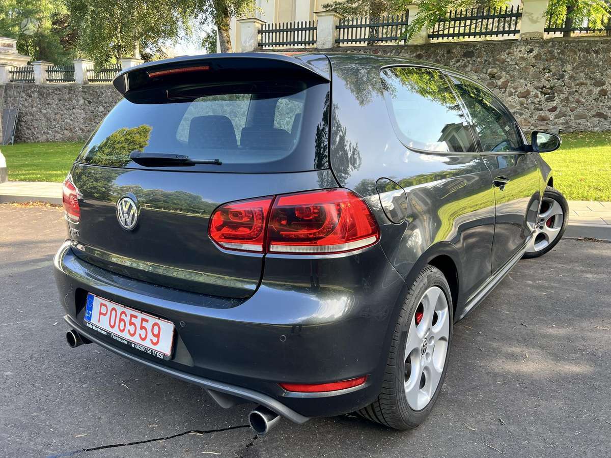 Volkswagen Golf - 11