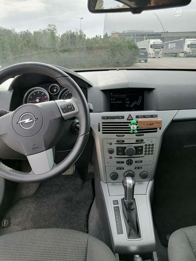 Opel Astra, 1.8 l., hatchback