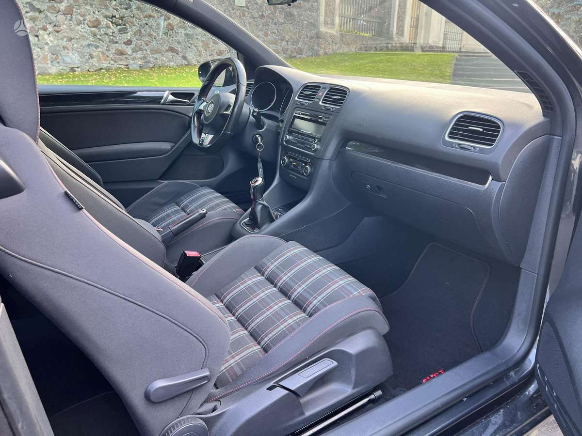 Volkswagen Golf, 2.0 l., Хэтчбек