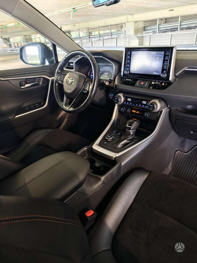 Toyota RAV4 - 11