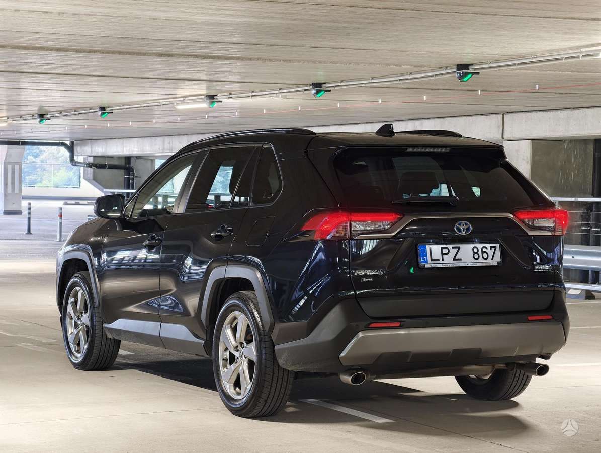 Toyota RAV4 - 8