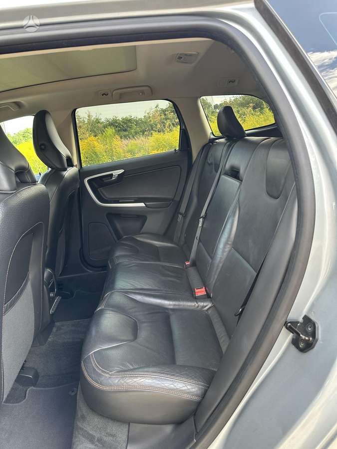 Volvo XC60, 2.4 l., Внедорожник / Кроссовер