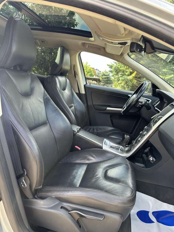 Volvo XC60, 2.4 l., Внедорожник / Кроссовер