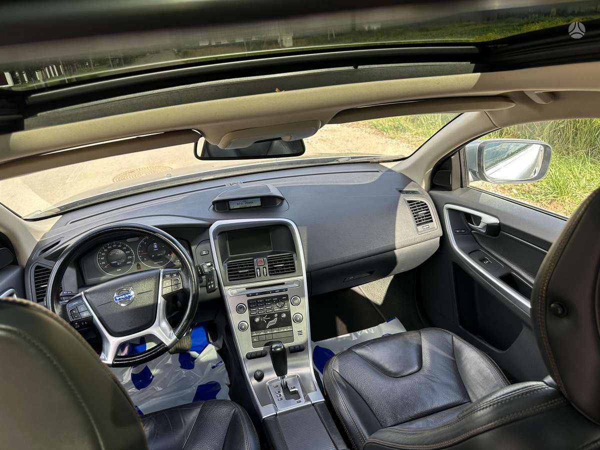 Volvo XC60, 2.4 l., Внедорожник / Кроссовер