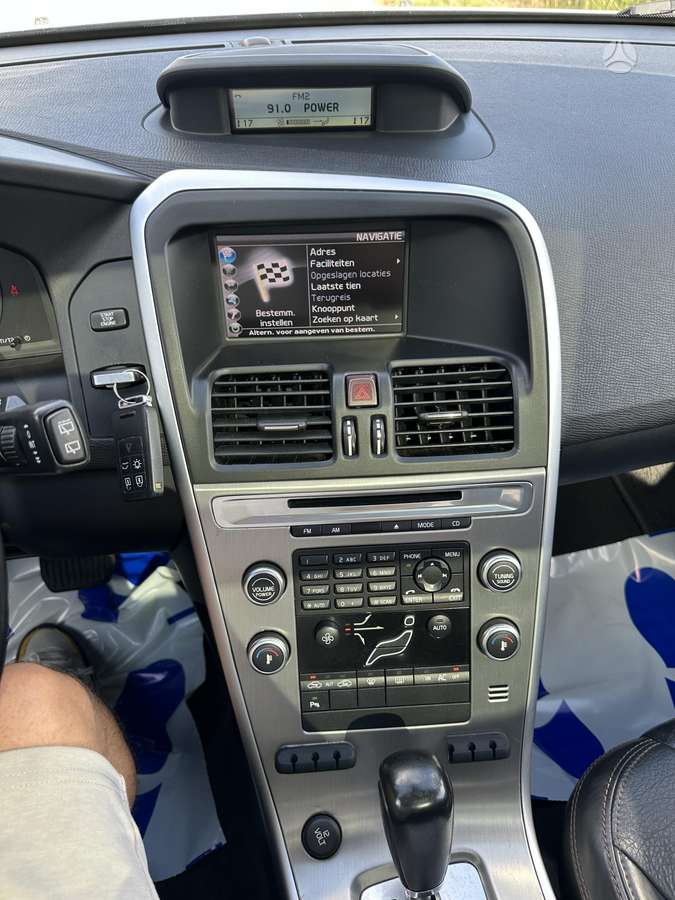 Volvo XC60, 2.4 l., Внедорожник / Кроссовер