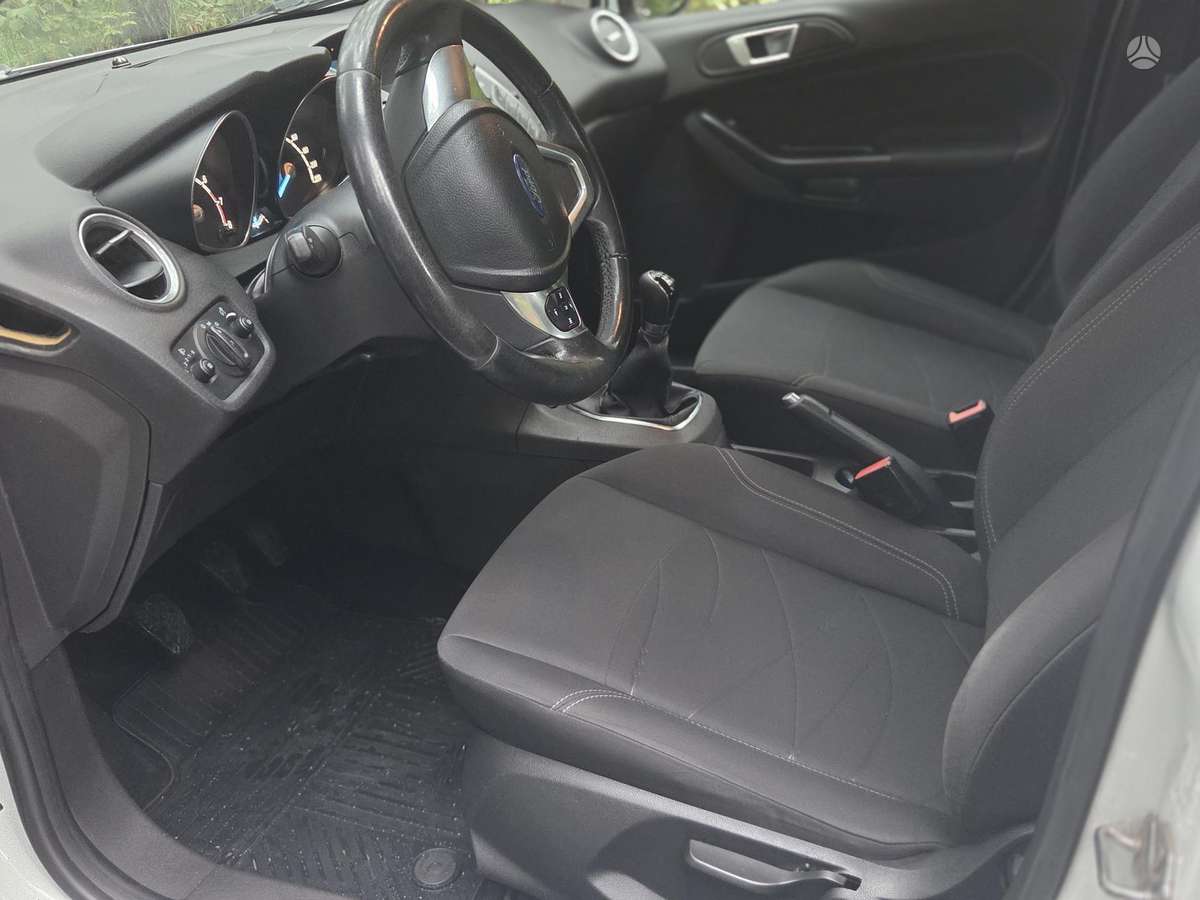 Ford Fiesta - 5