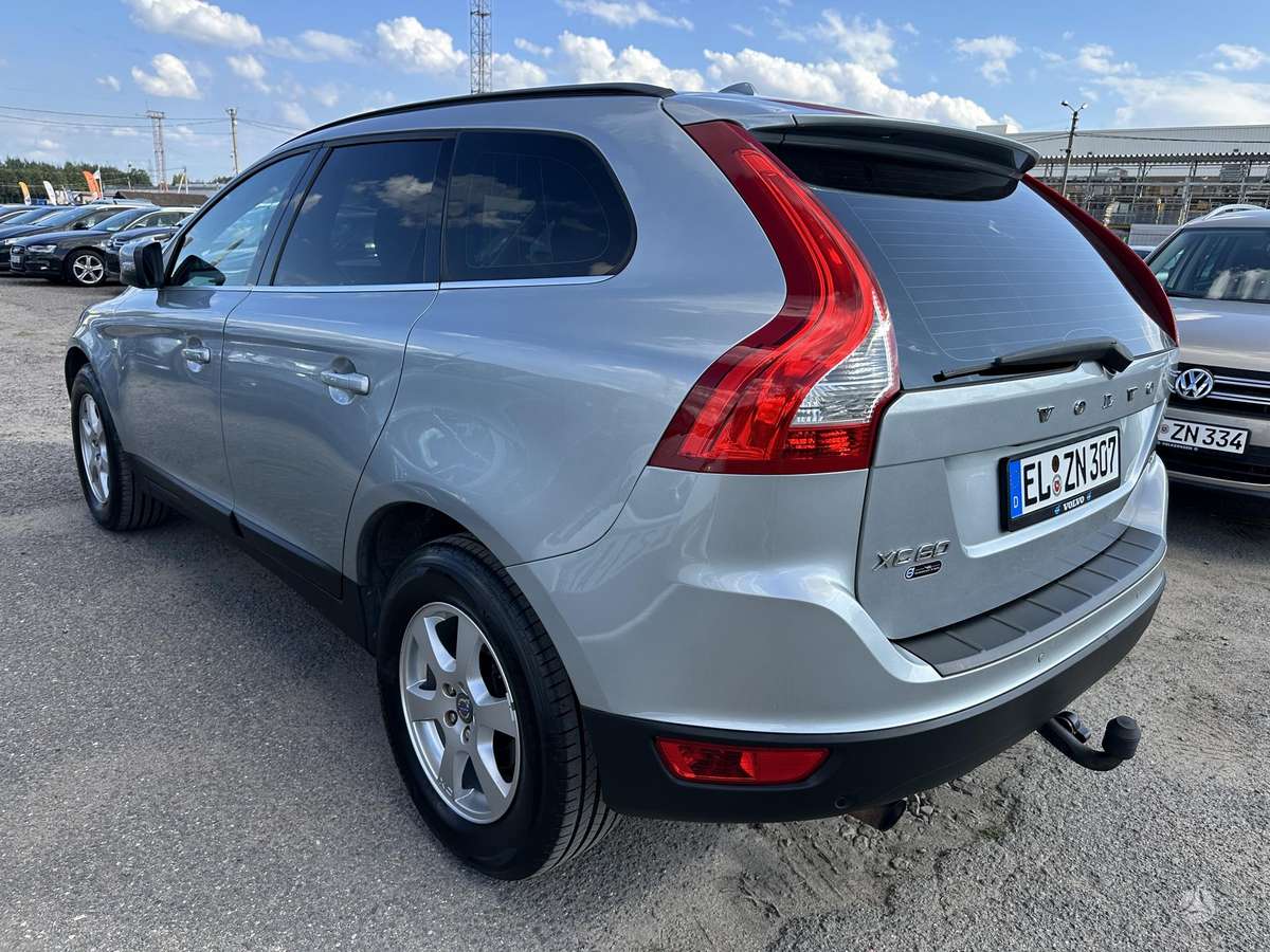 Volvo XC60, 2.4 l., Внедорожник / Кроссовер