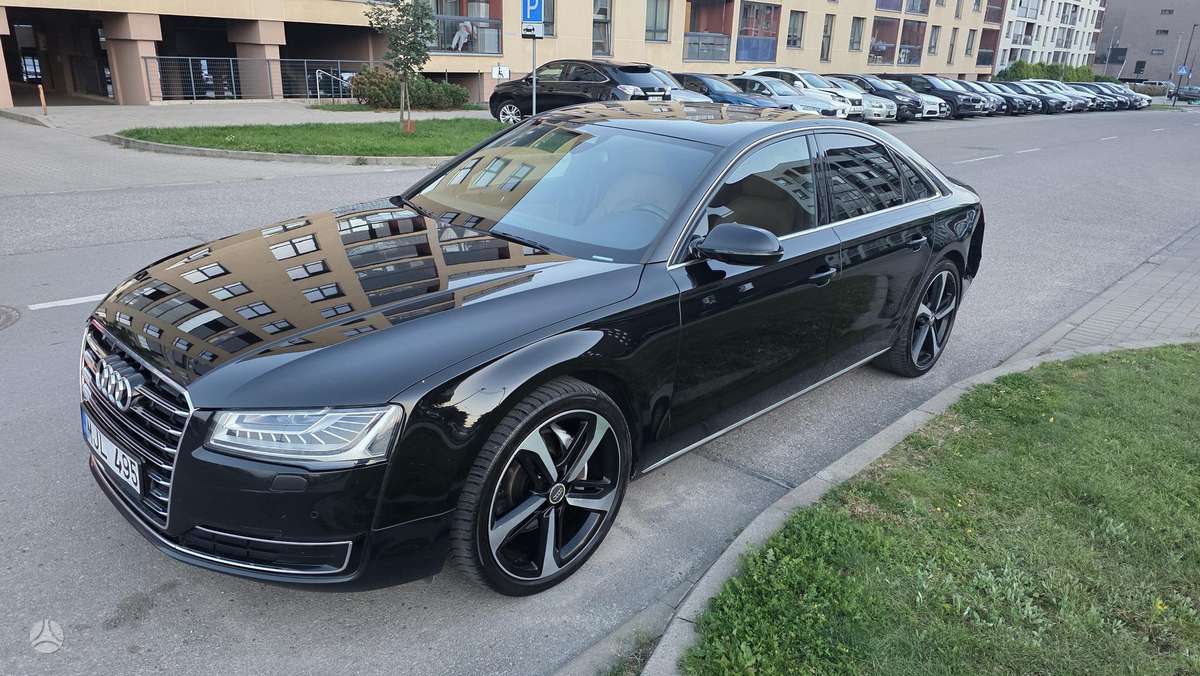 Audi A8 - 1