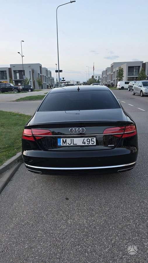 Audi A8 - 7