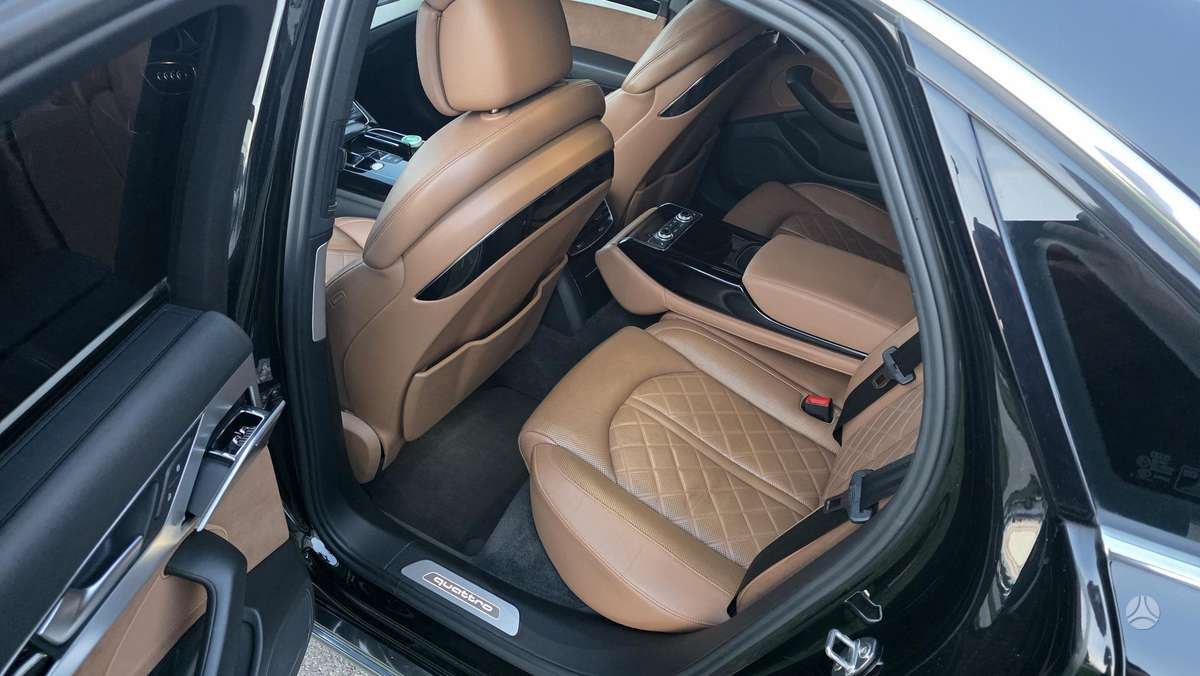 Audi A8 - 10