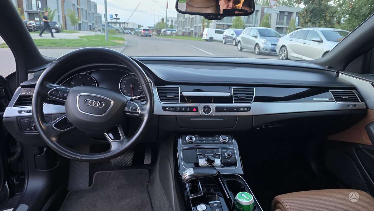 Audi A8 - 11