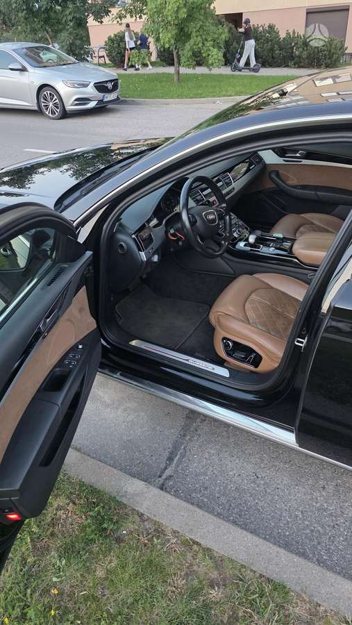 Audi A8 - 12