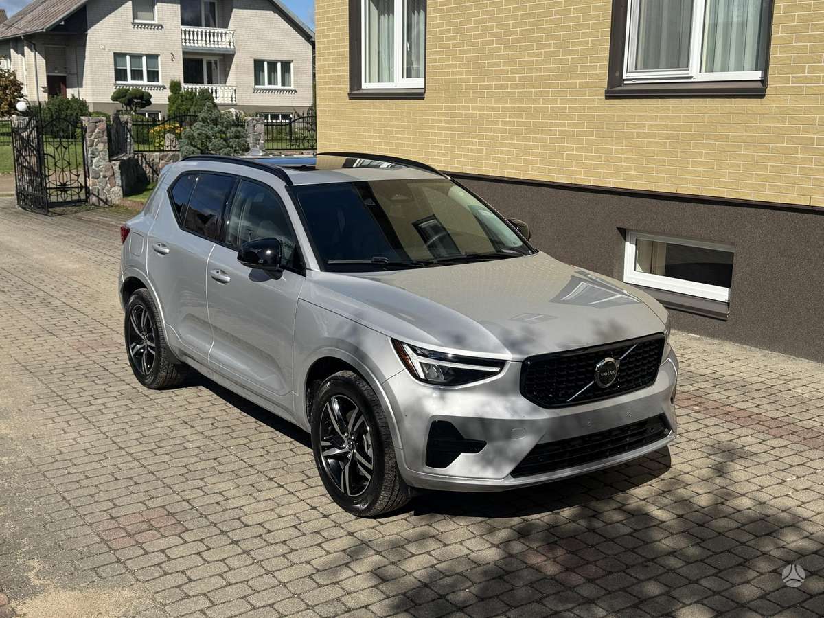 Volvo XC40 - 1