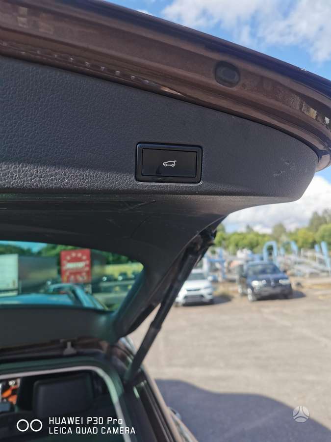 Volkswagen Touareg - 9