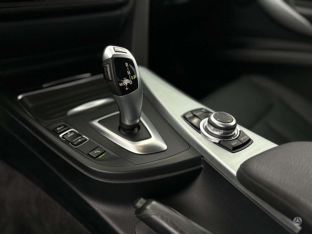 BMW 318, 2.0 l., Седан