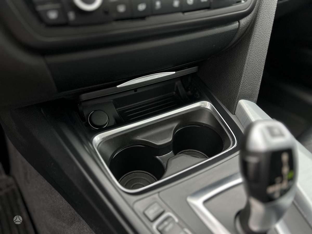 BMW 318, 2.0 l., Седан