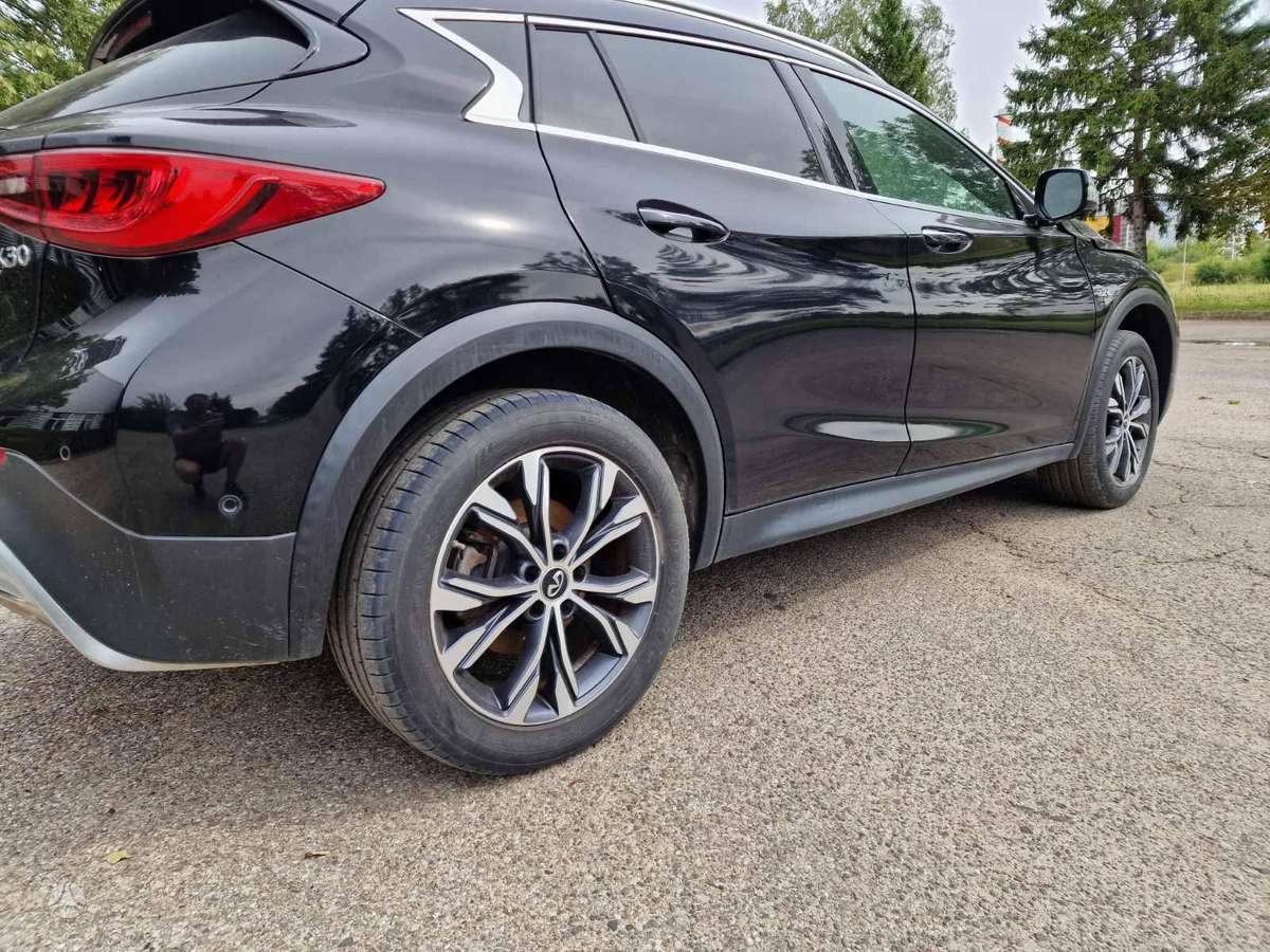 Infiniti QX30 - 8