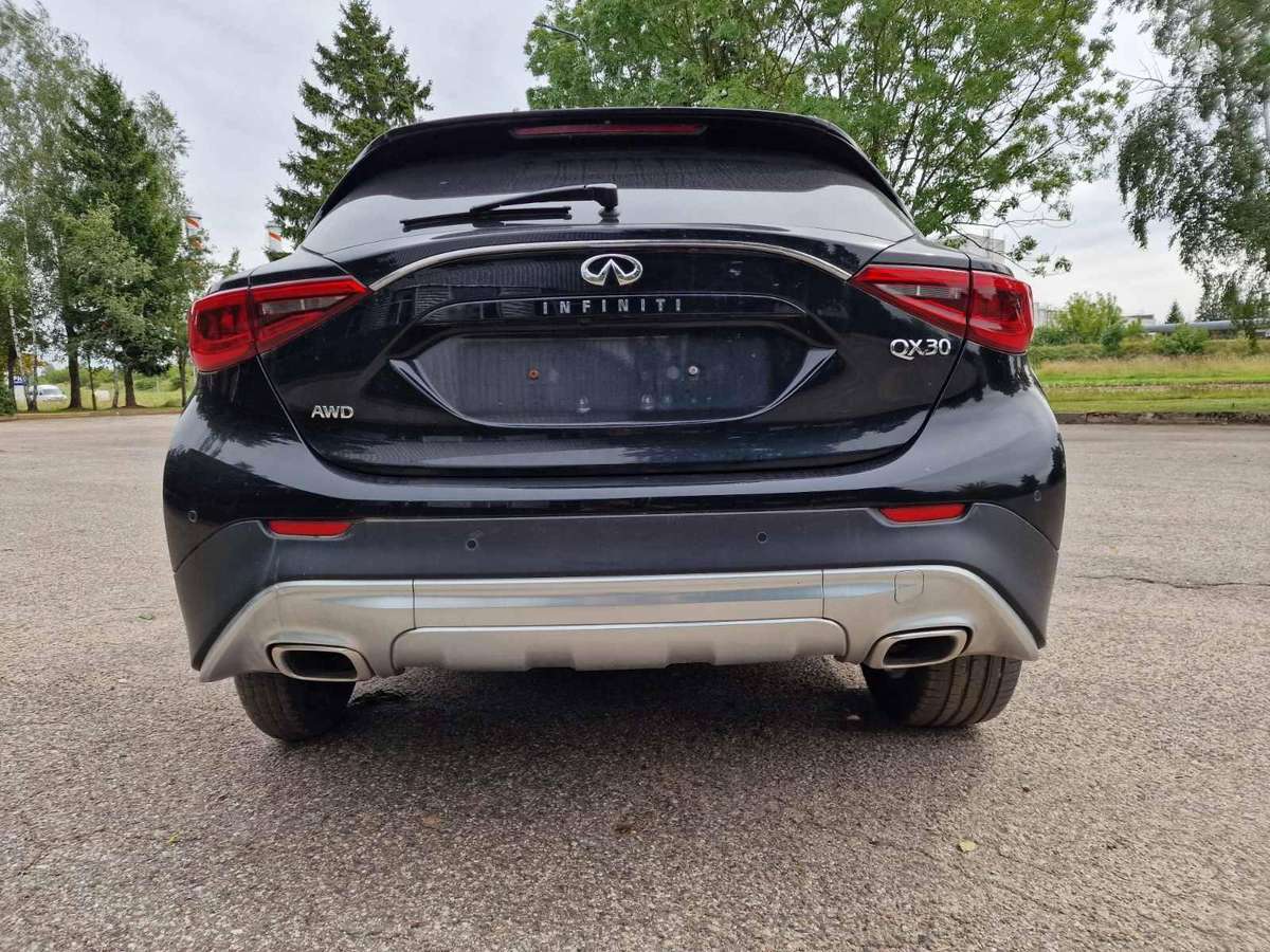 Infiniti QX30 - 9