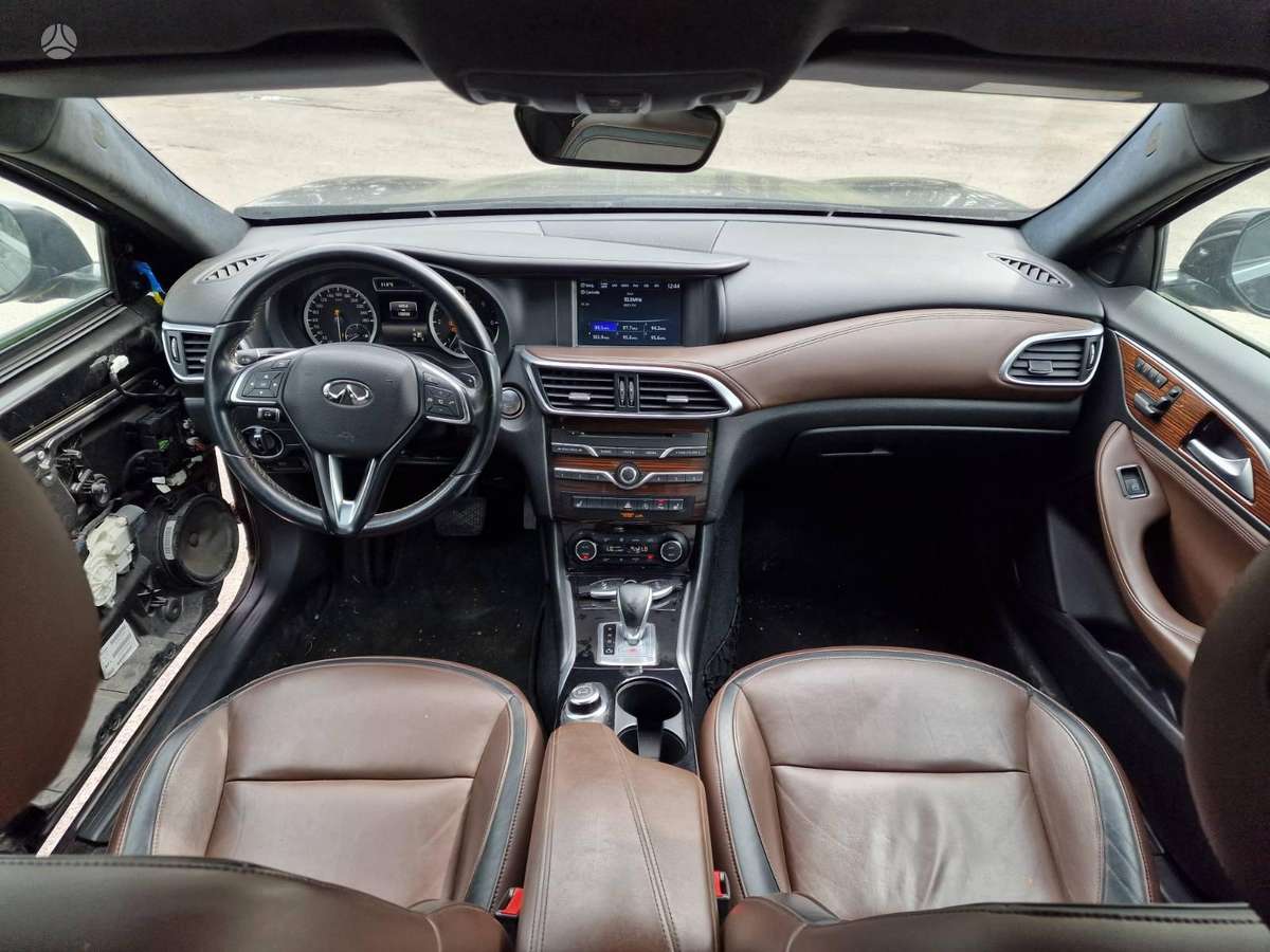Infiniti QX30 - 10
