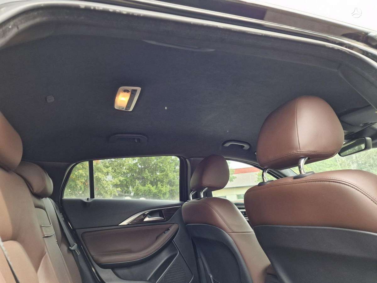 Infiniti QX30 - 12