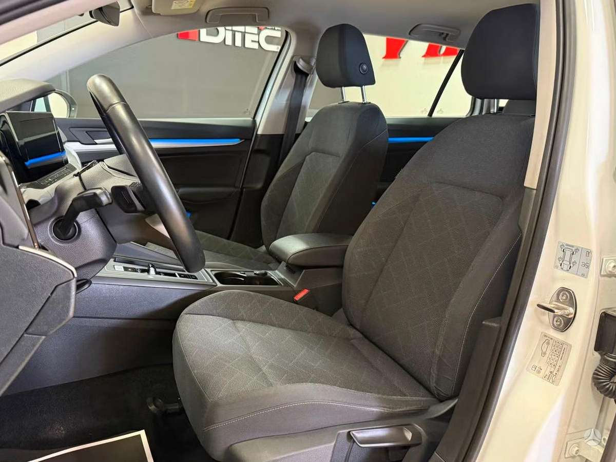 Volkswagen Golf - 10