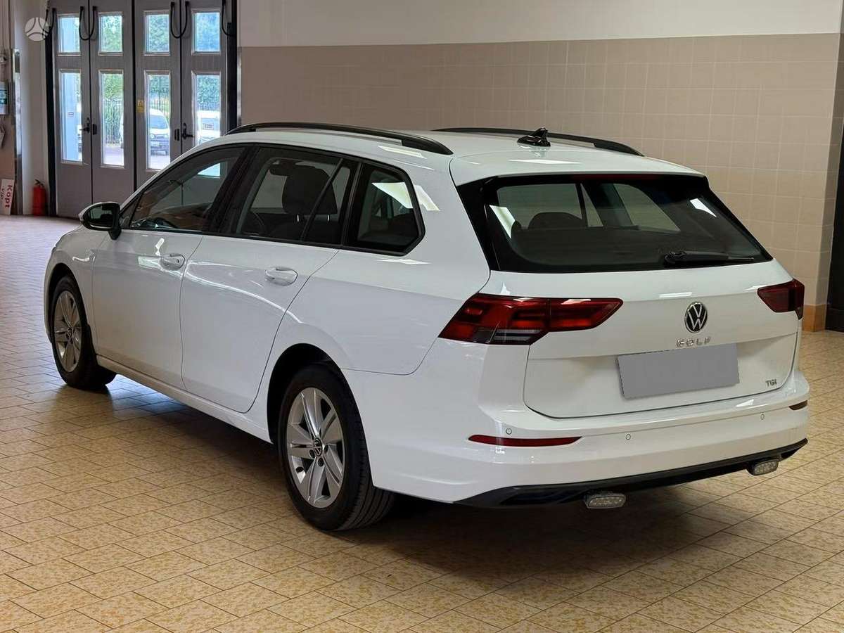 Volkswagen Golf - 8