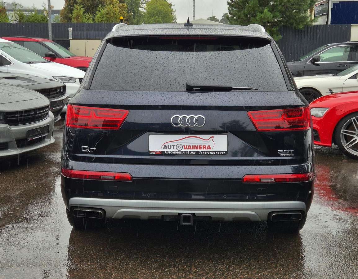 Audi Q7, 3.0 l., off-road / crossover