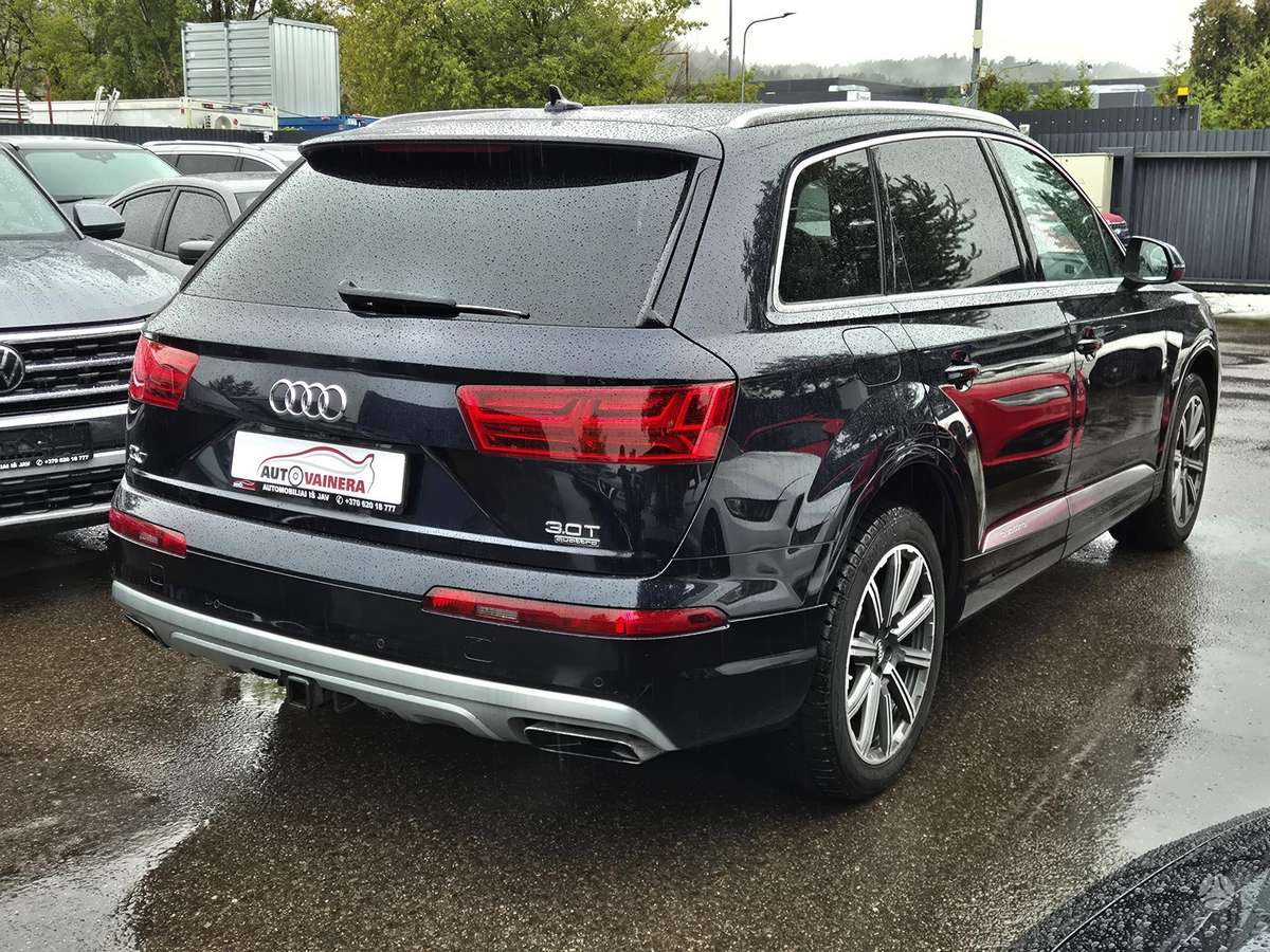 Audi Q7, 3.0 l., off-road / crossover