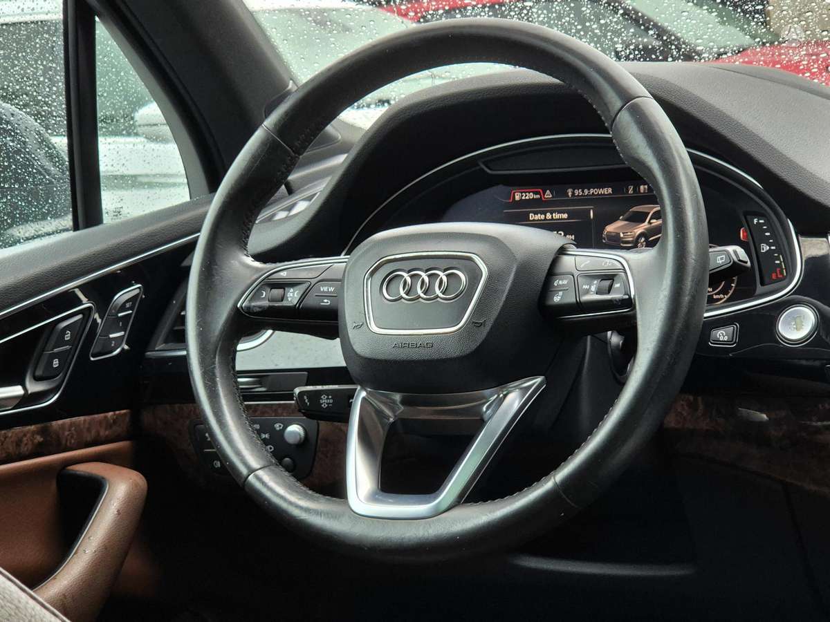 Audi Q7, 3.0 l., off-road / crossover